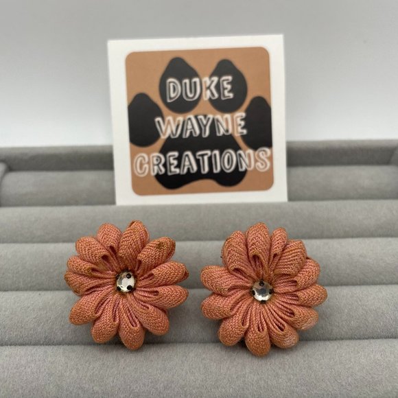 Vintage Fabric Screw Back Earrings - Picture 1 of 4